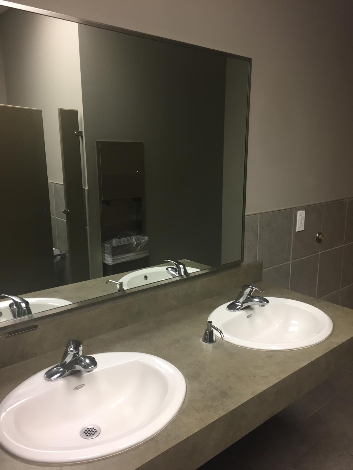 Clean restroom sinks